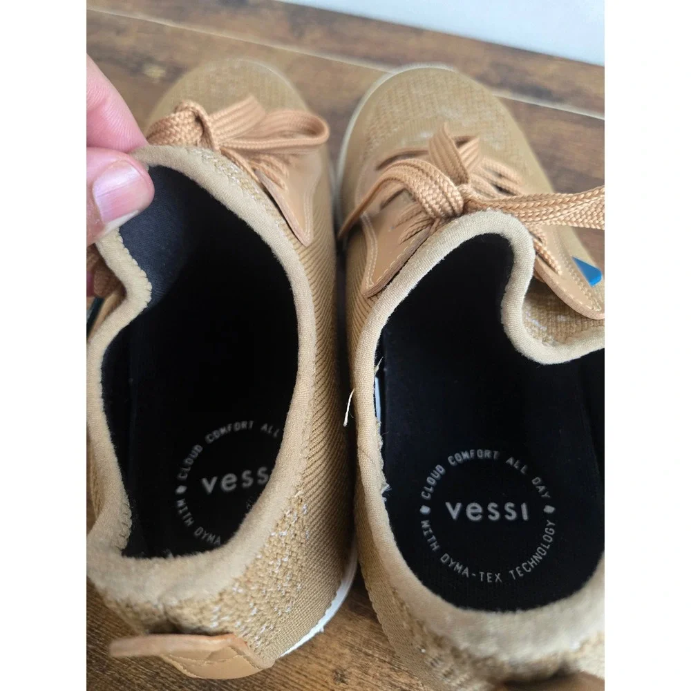 Vessi Weekend Sneakers Tan Waterproof Mens 9 Women 10 Low Top Casual Shoes